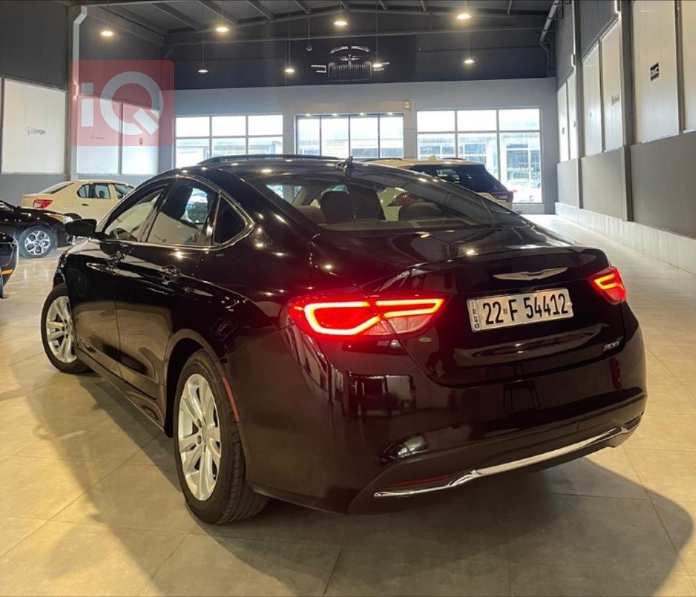 Chrysler 200